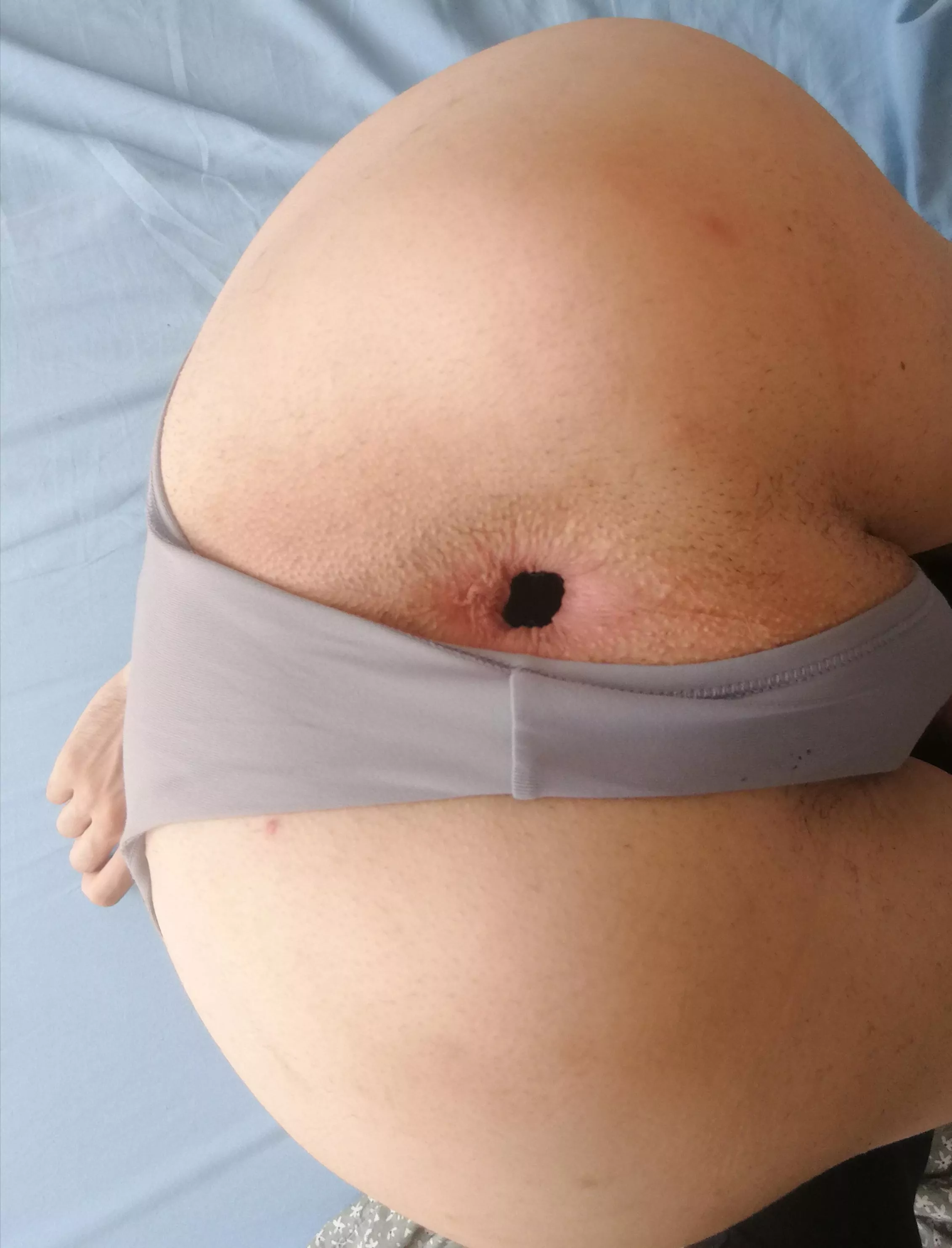 20 year old sissy butt slut. Are there any doms who want to gape my ass?