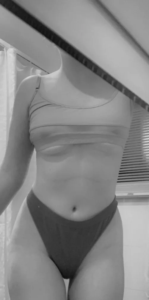 2022 is the year I become the hottest ex girlfriend 😜 [F]