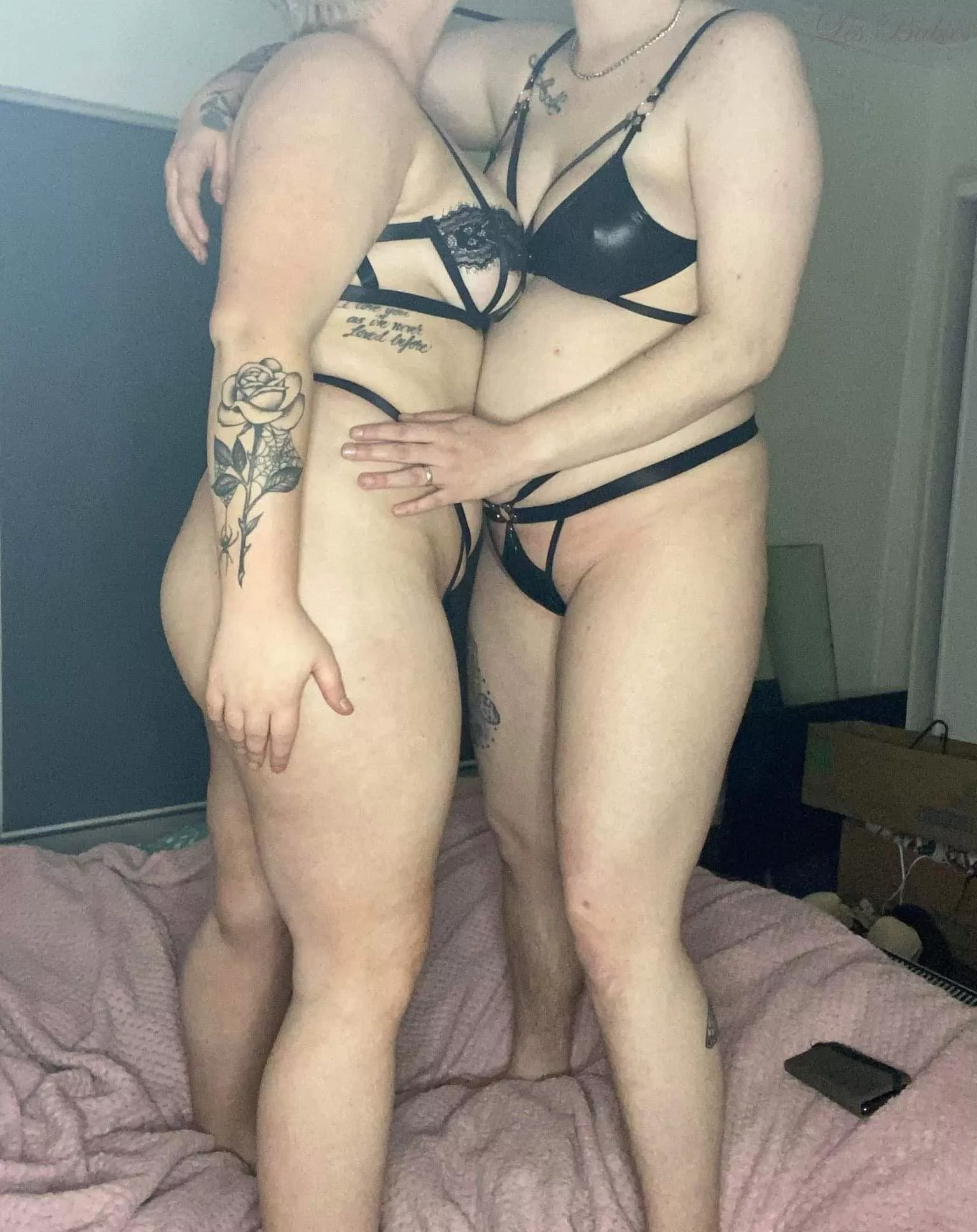 ???20/24 []F OC - guess which one is the butch...