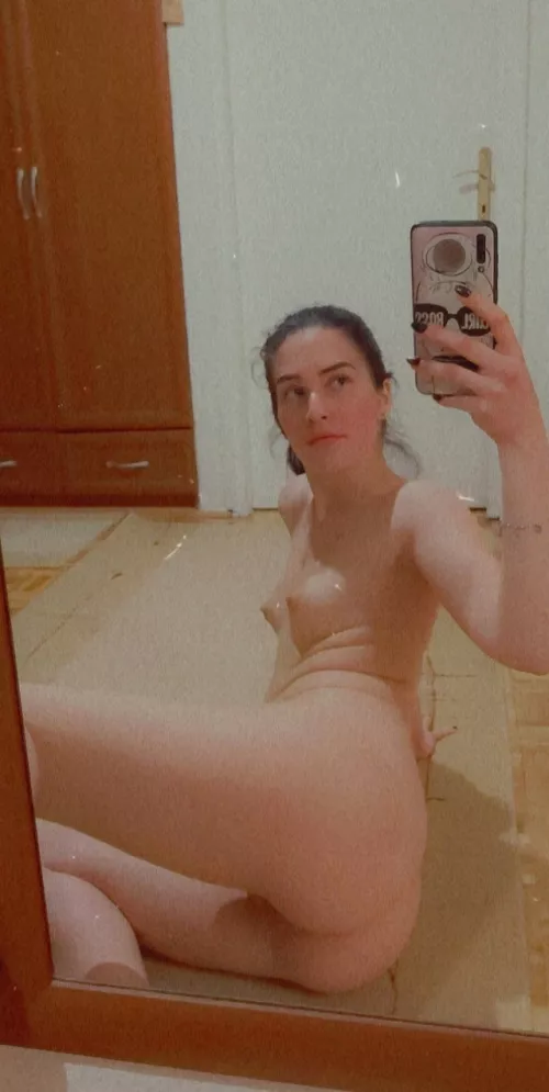 20[F4M] I'll send a nude to evry UP *comment DONE and I'll send* kik👻: sarah42786