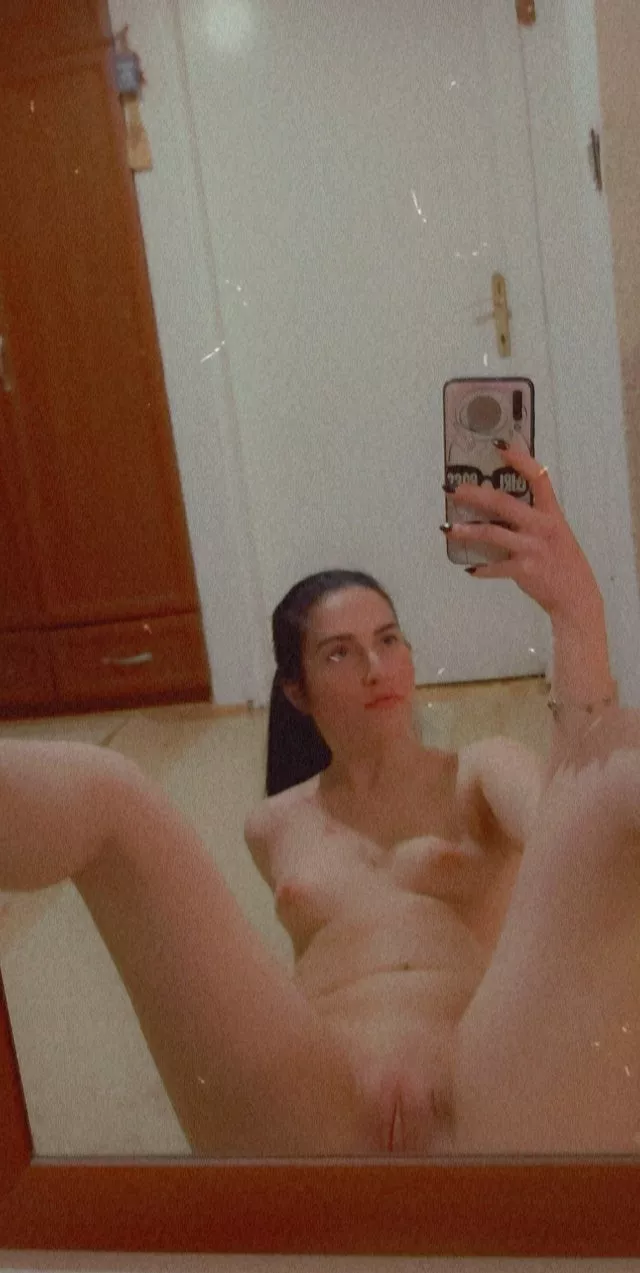 20[F4M] I'll send a nude to evry UP *comment DONE and I'll send* kik👻: sarah42786