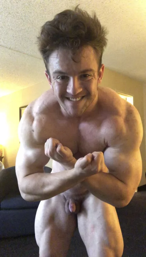 [21] all this muscle with no dick