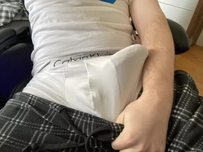 21 bi, first time posting. Tell me what you think