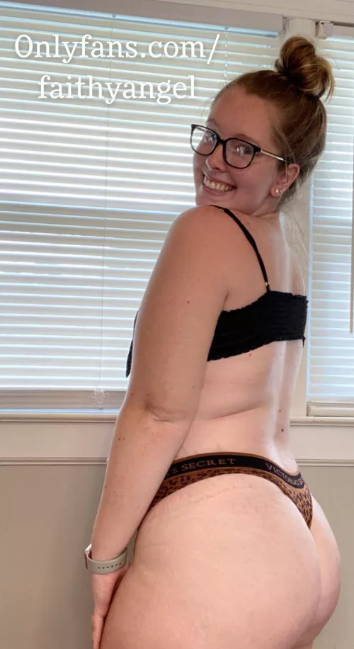 21 Female. Thick. Ginger. Grey eyes. Small tits. Big ass. $5 OnlyFans. Link on Pic😘