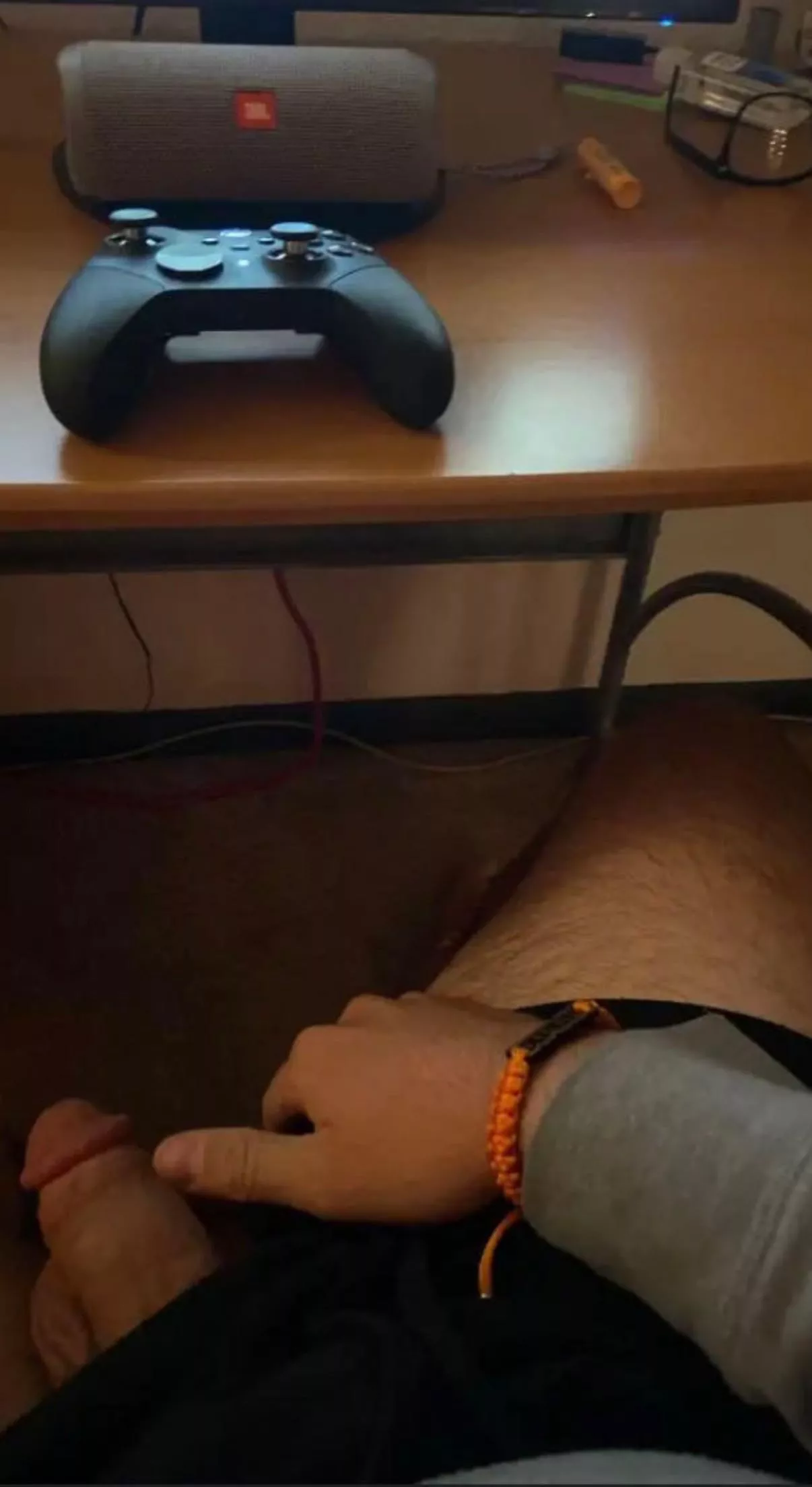 21 house to myself. which bros trynna link up and run some games with our shit out? 21 house to myself. which bros trynna link up and run some games with our shit out?