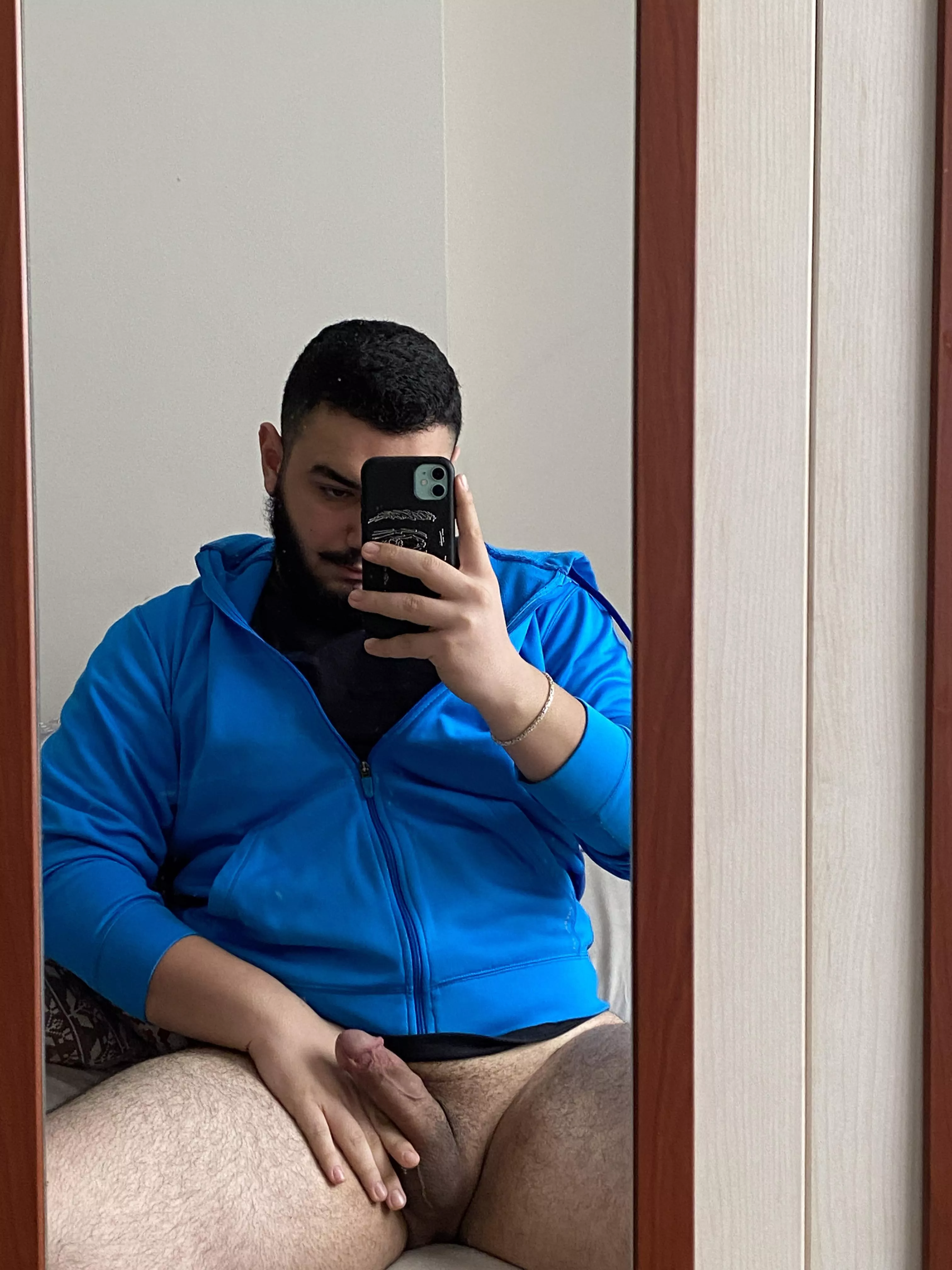 [21] looking for bottoms