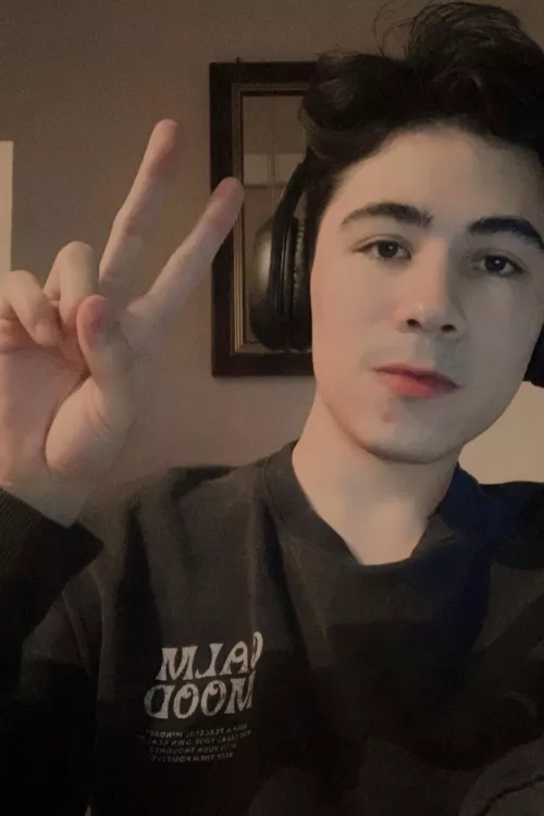 21. Looking for new music to listen to. Recommend me a song you really like š HMU
