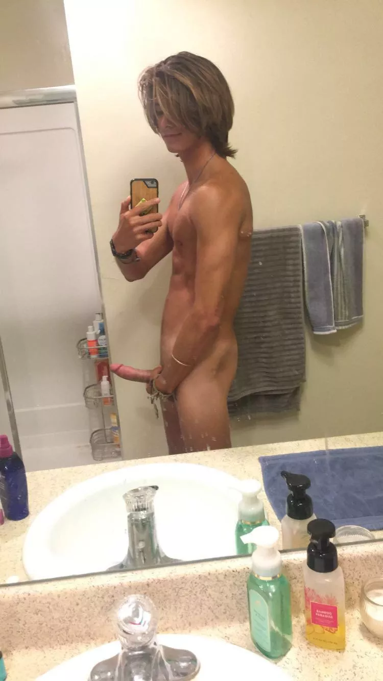 21 (M) college boy ;) whatcha think 21 (M) college boy ;) whatcha think