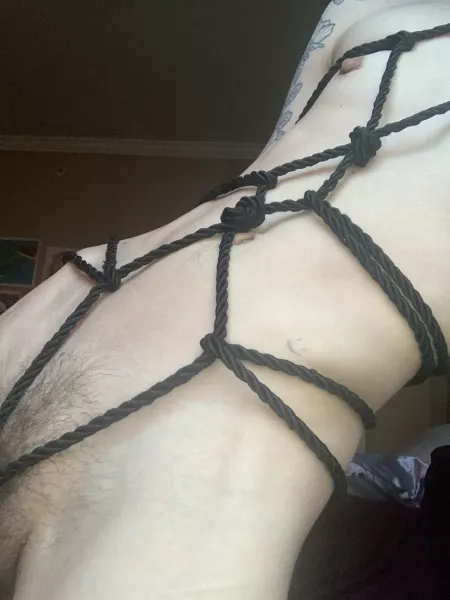 [21 nb] trying to learn shibari.... making progress?