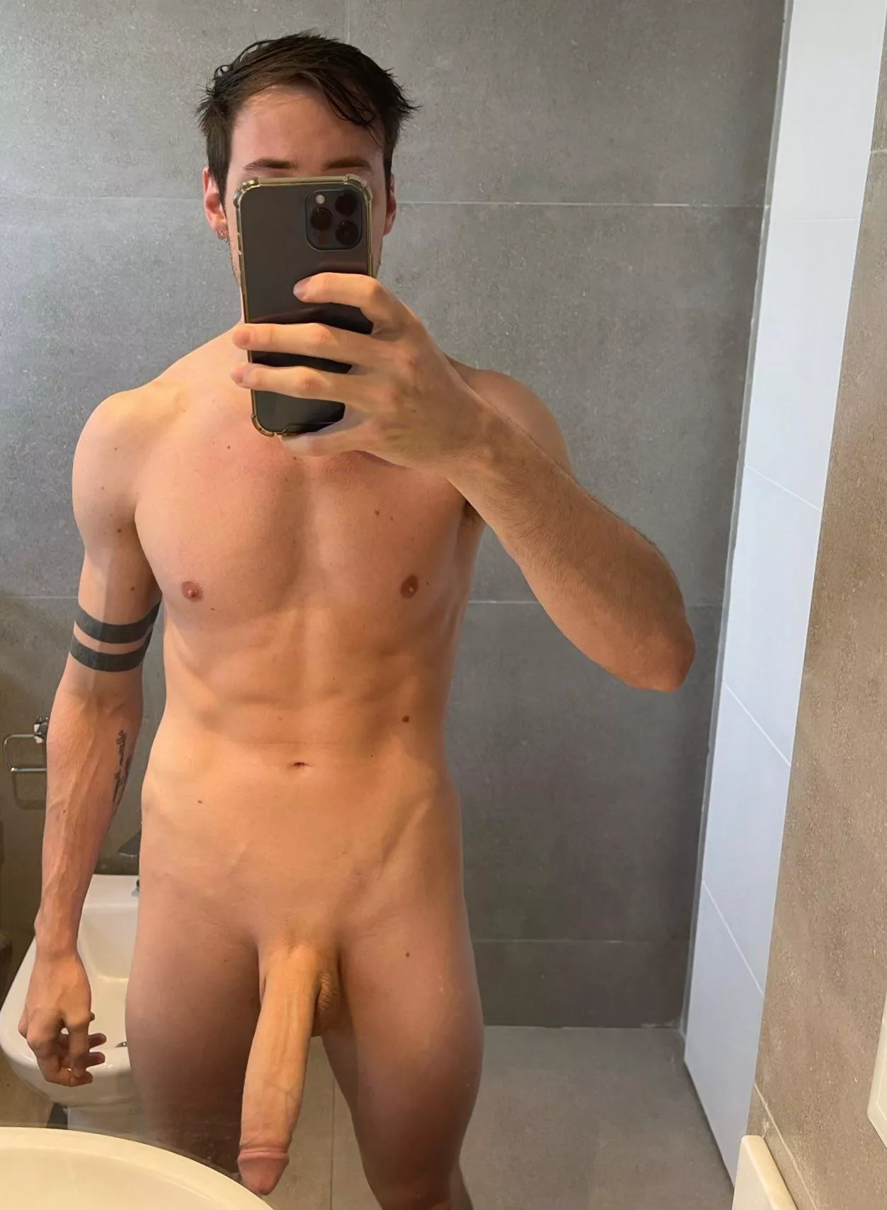 21 UK bottom verse add: @thekingarturas