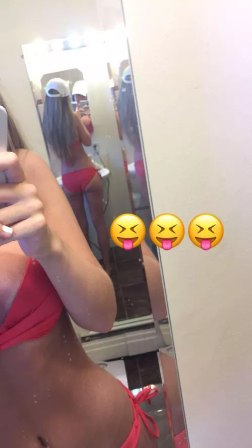 [21F] is red a good colour for me?