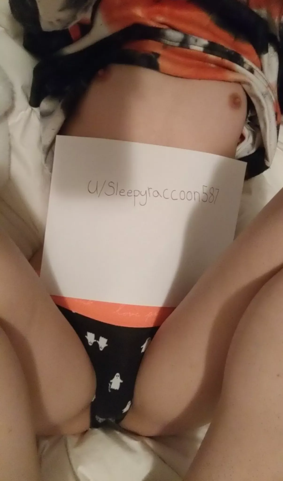 21F Just a quick pic before bed, I am in fact real Happy Halloween!🎃👻