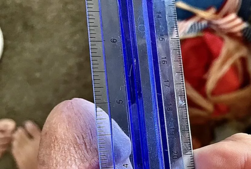 [22] just the tip of my below average penis on a 6’3 dude!