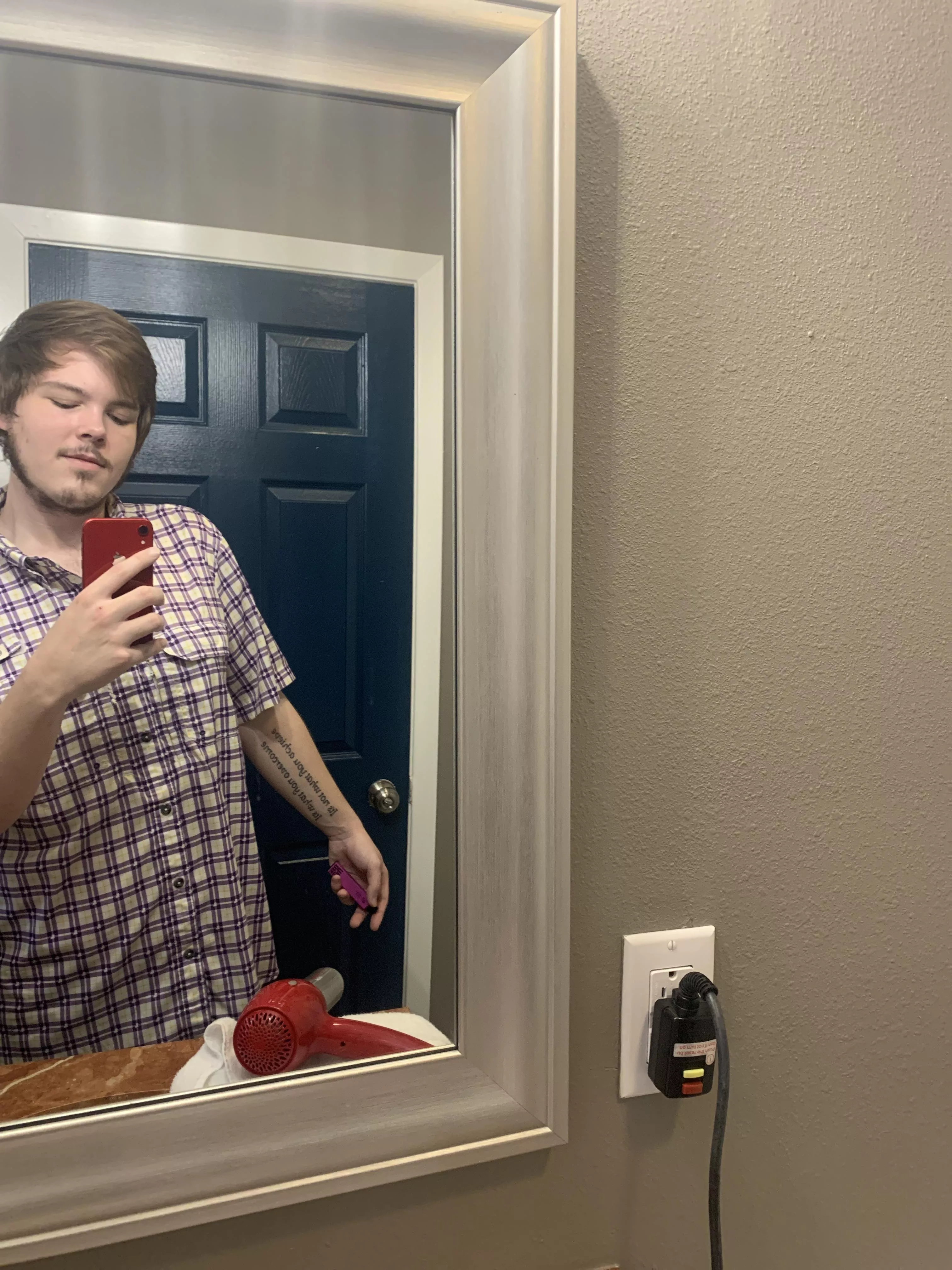 22 M seeing if any girl would want to even see my cock 😏 lmk in the comments or message me. 22 M seeing if any girl would want to even see my cock 😏 lmk in the comments or message me.