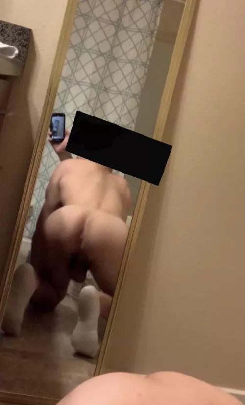 [22] stretch me out 🥵 hmu