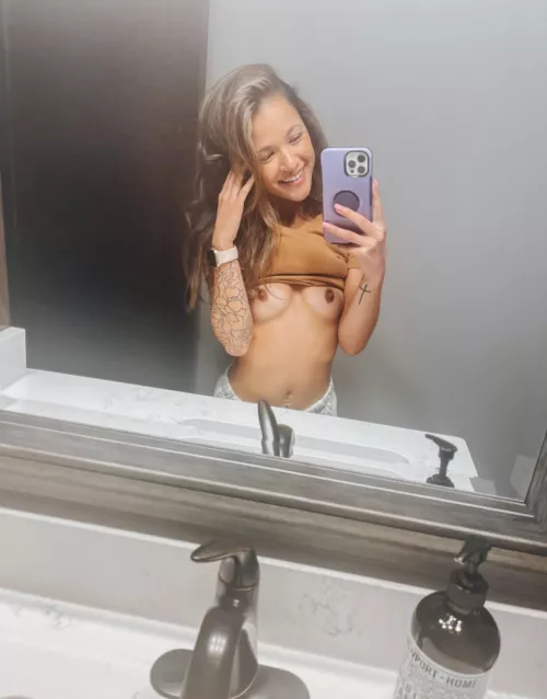 22 year old petite Asian college student. Would looove for you to cum join the funπ» link in commentsπ