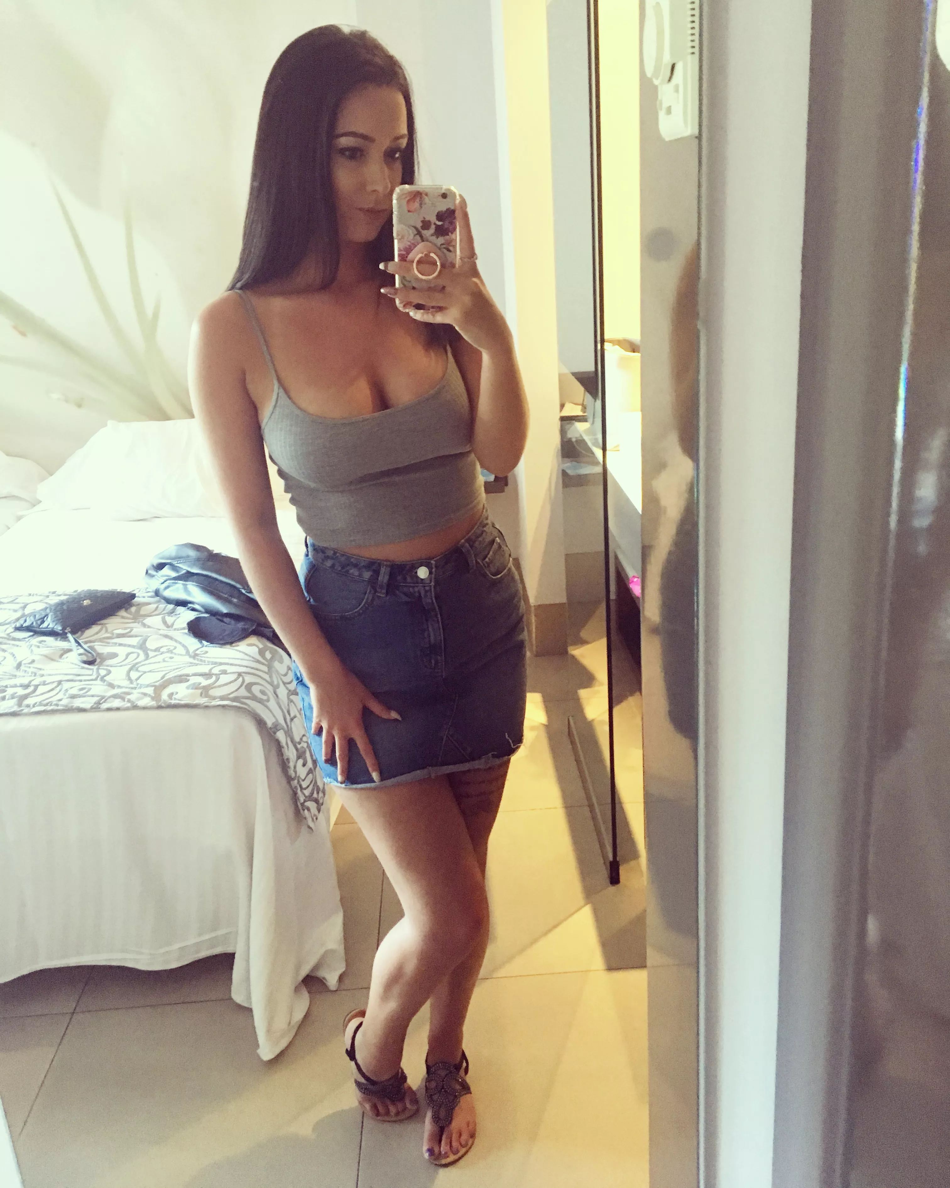 22F[Selling]Big tits white girl❤Hot nudes and vids of me Also/Sexting Kik me:sylviafow