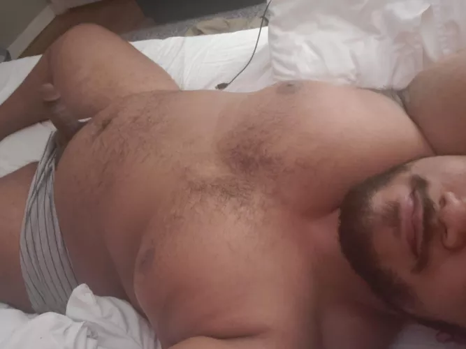 22m Wish I had someone to play with. Anyone wanna chat?