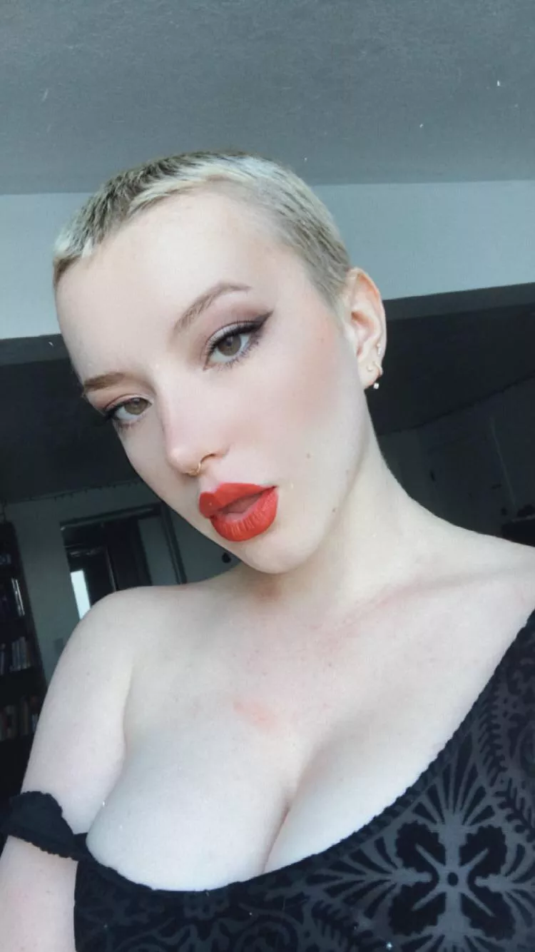 23 F ❤️ what do you think? Keep the dress on or take it all the way off?