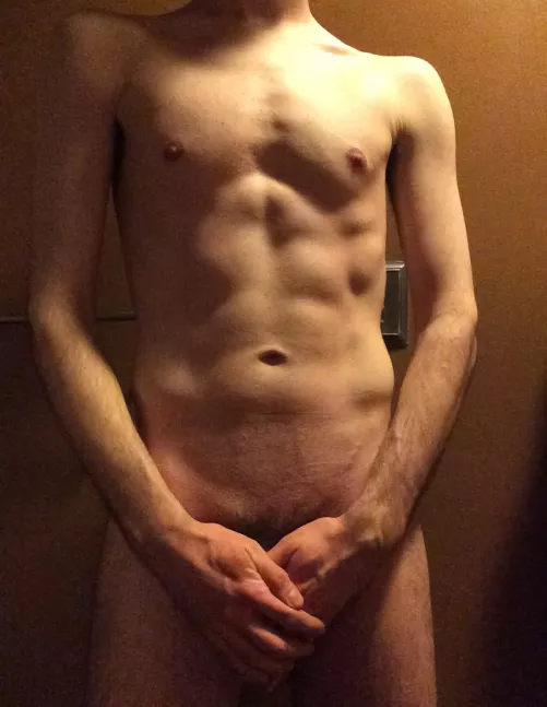(23m, 6'1, 155) This is really embarrassing but here I am!