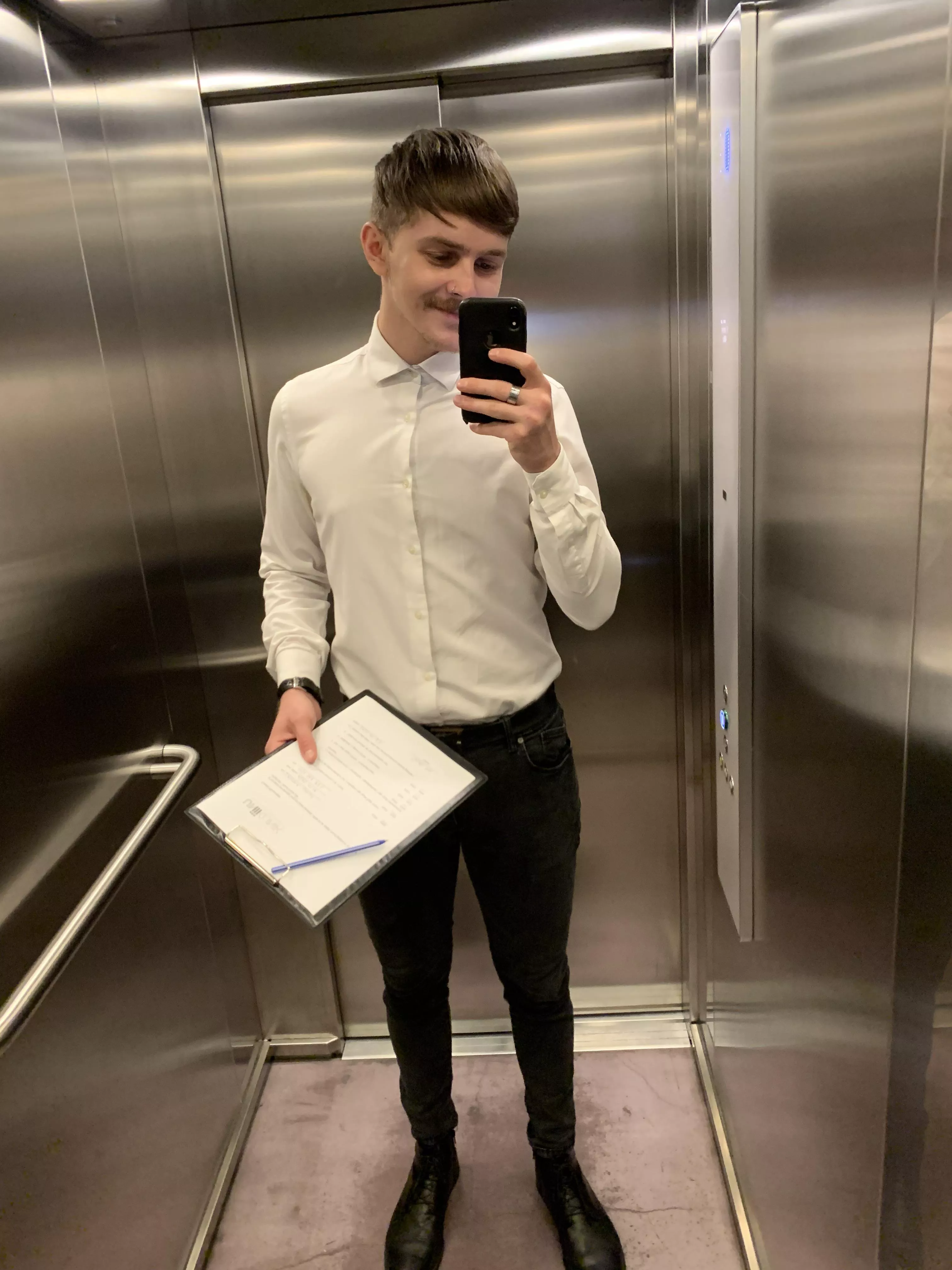 23M, first day of my new job super excited yaaay☺️ please take a look at my profile😘🥰