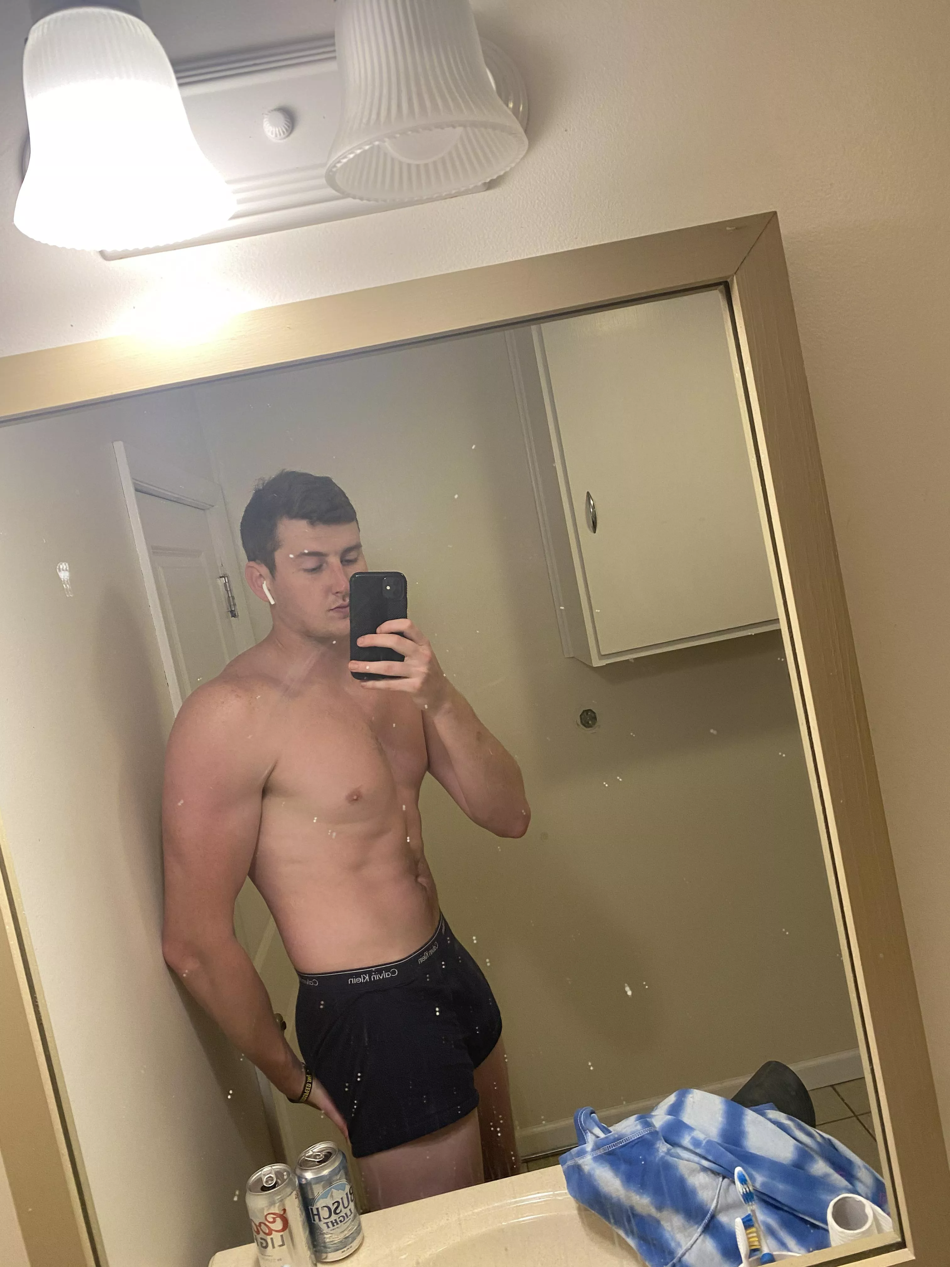 (23M) PMs are open fo the ladies!
