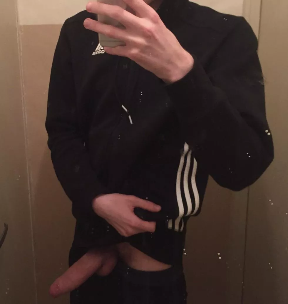 24 dutch with a boyfriend. Looking for fun with fit guys. Let me know if you’re interested 24 dutch with a boyfriend. Looking for fun with fit guys. Let me know if you’re interested