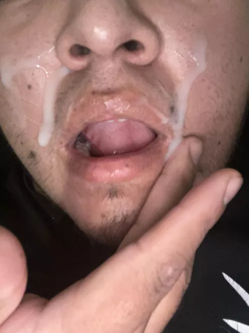 [24] I wish this was your cum instead 👅