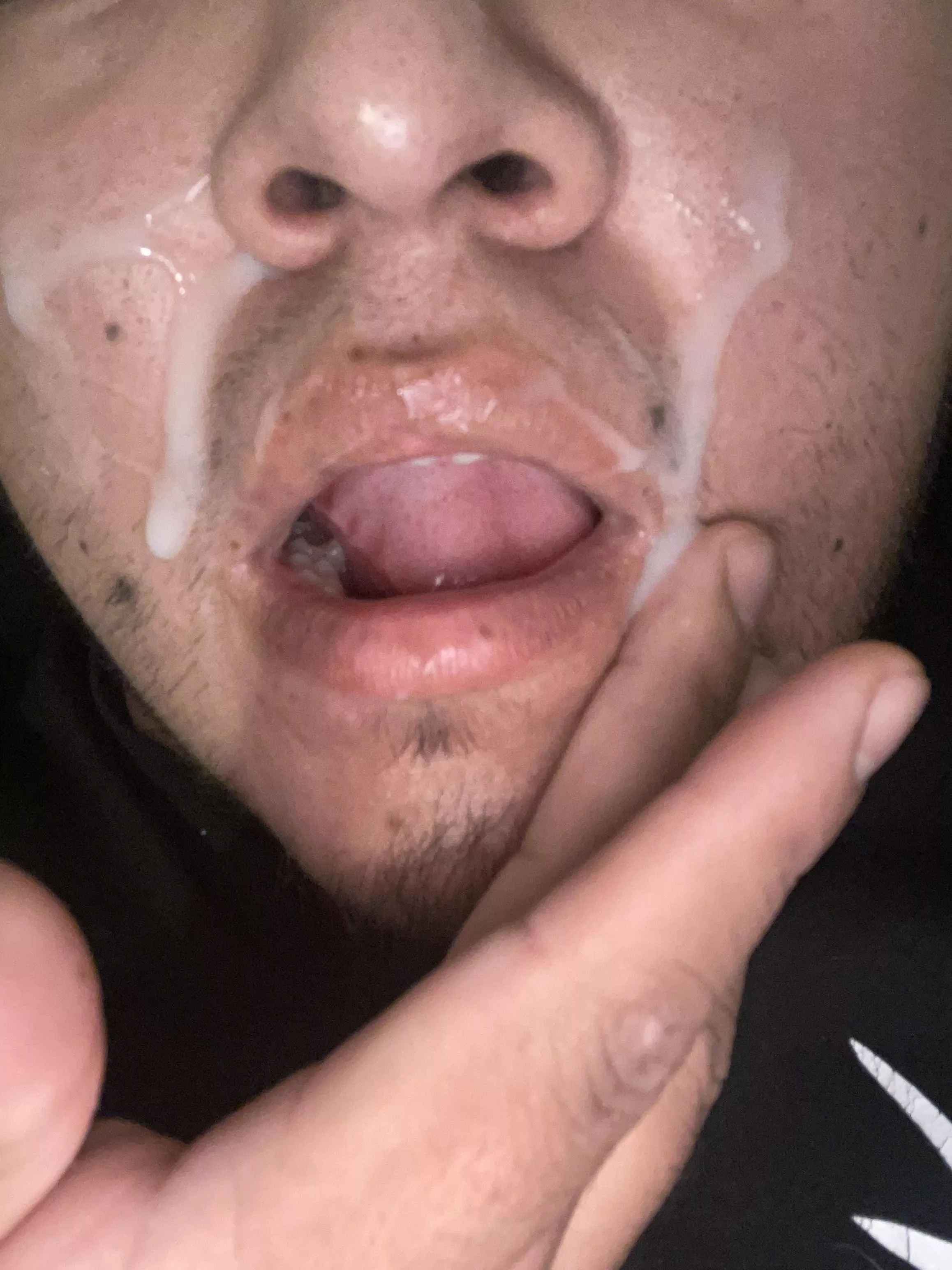 [24] I wish this was your cum instead 👅