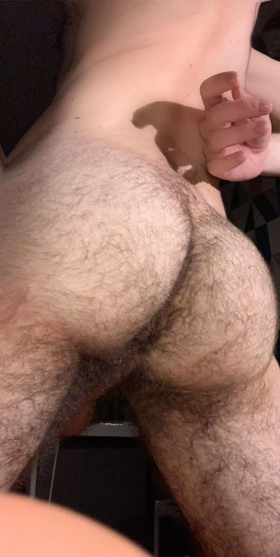 24 in shape bottom boy horny with a thicc tight bubble butt. 😈DMs are open