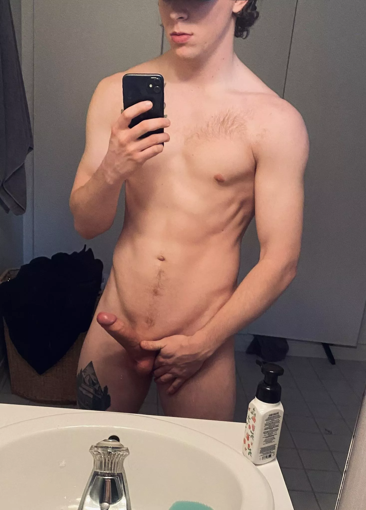 24 Toronto, Canada. Looking for my first Hotewife 24 Toronto, Canada. Looking for my first Hotewife