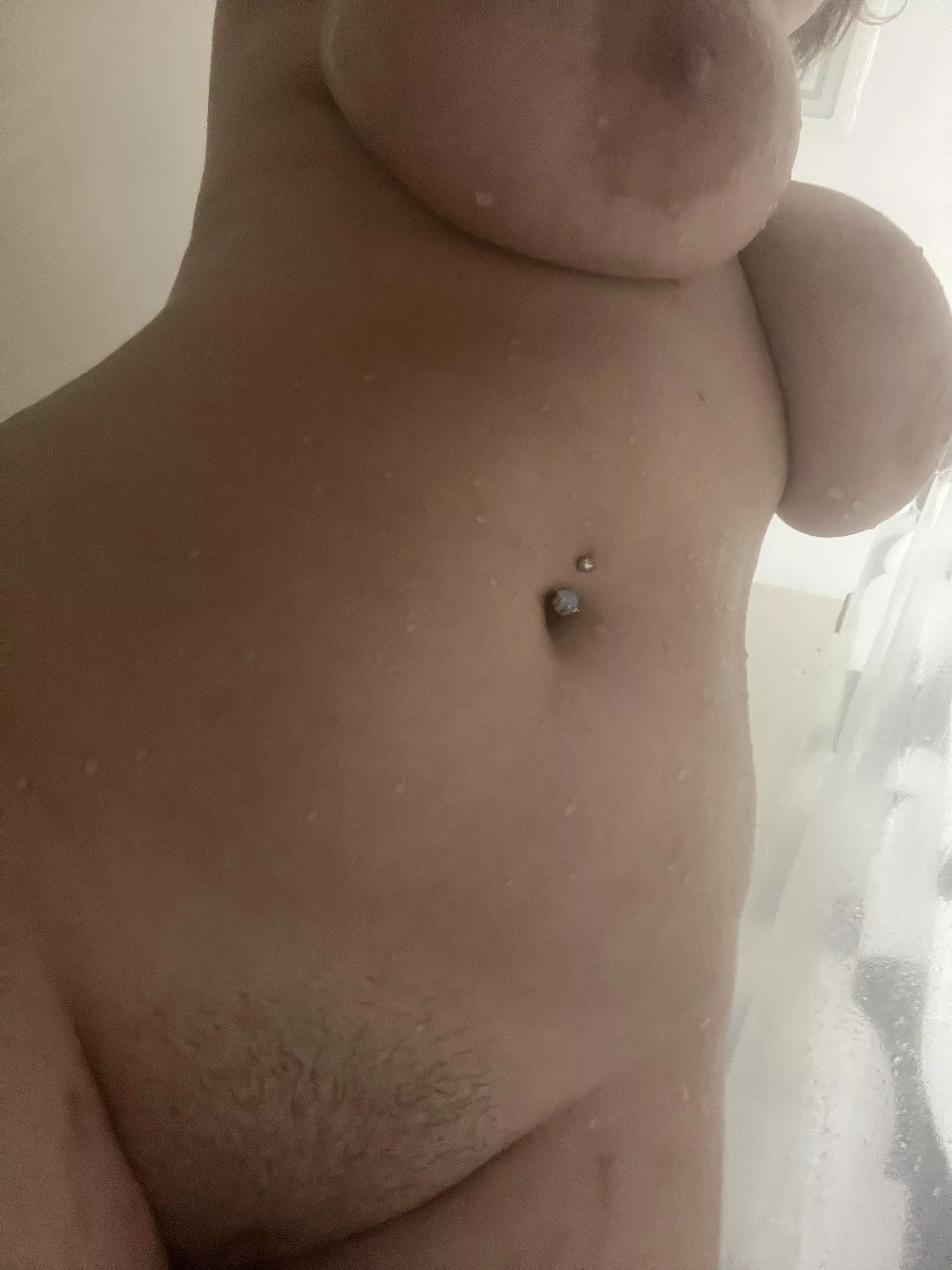 24F 175lb 5’3” - lost 5lbs overnight, not as bloated today. Feeling great after my workout tonight! :)