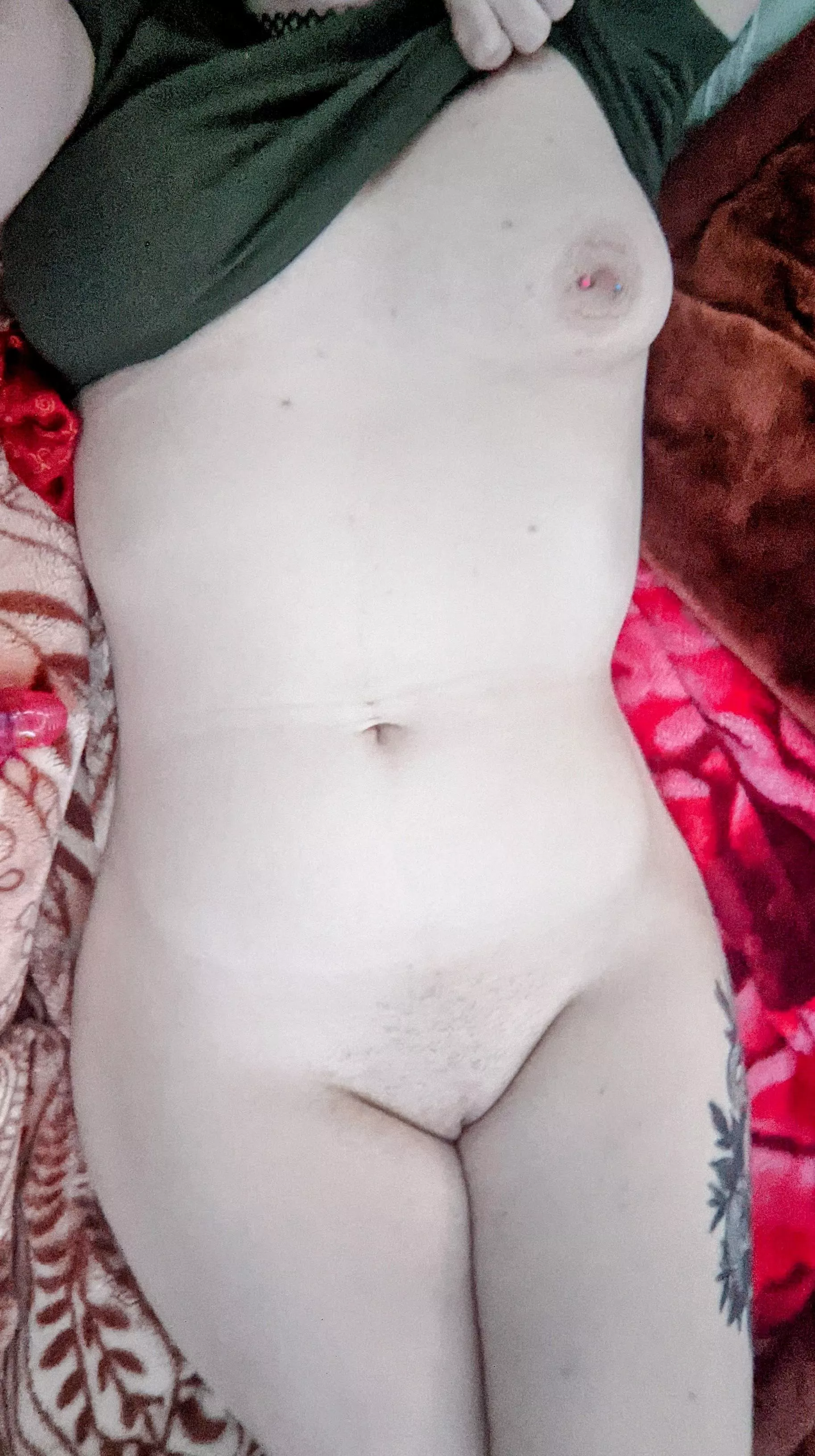 24/F 5'2 24/F 5'2
