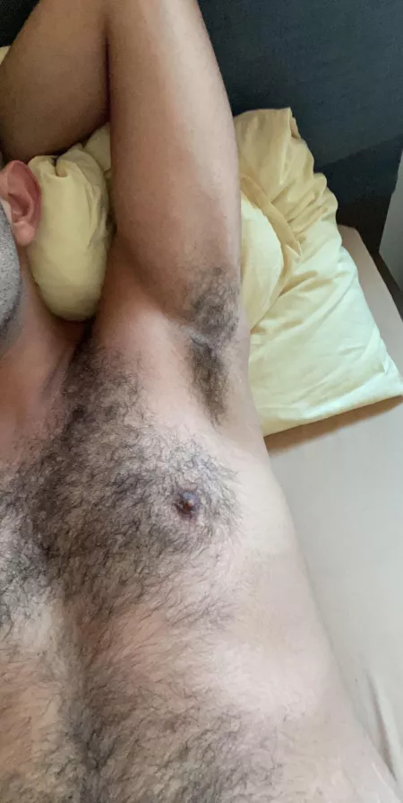 24M . Kinky bros under 25 add me. Pits, feet, spit, sub boys+++. Letβs have a kinky sesh bois π SC: thebidude21