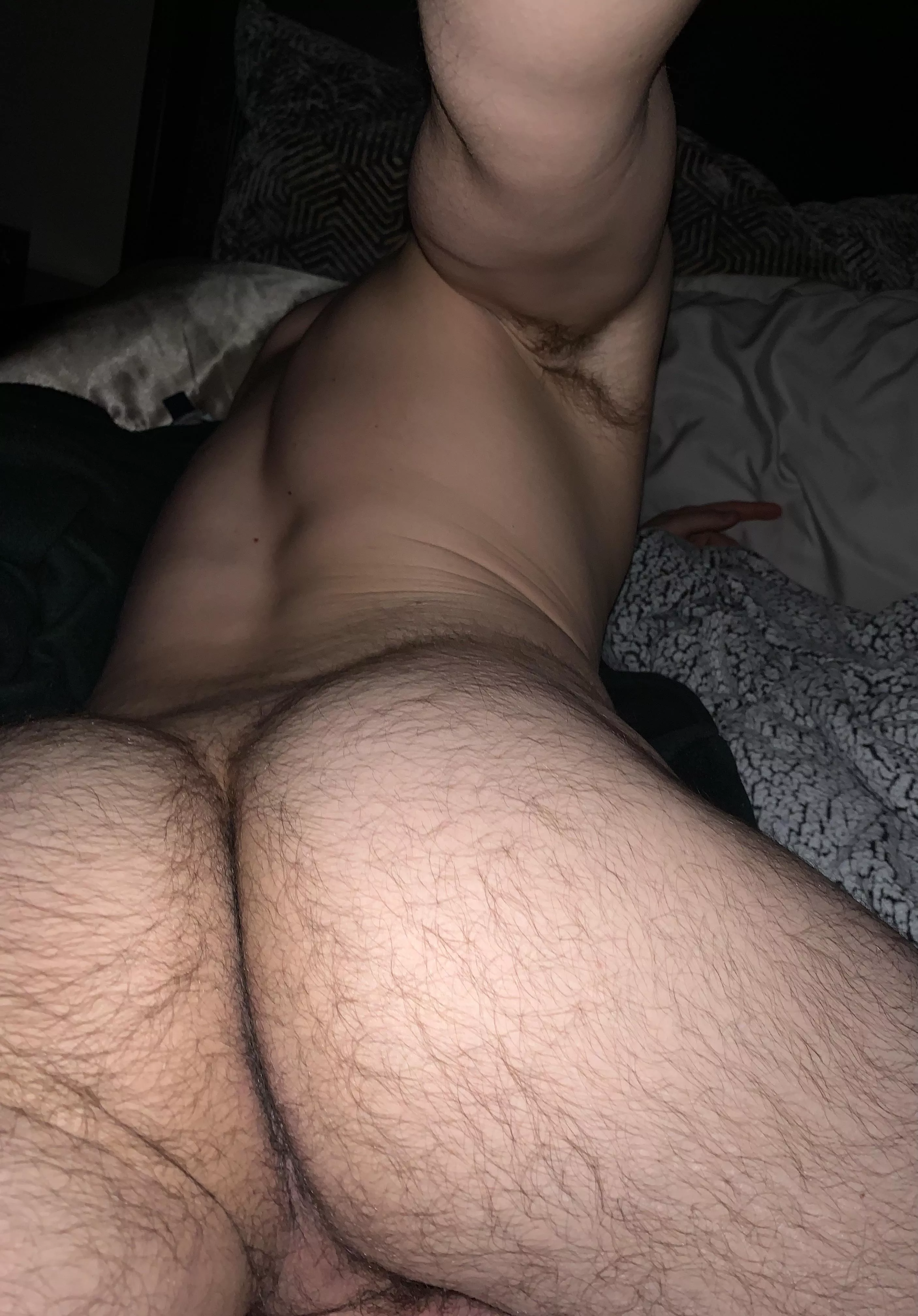 26 fit jock bottom in need of beefy muscle dad/big bro. Hmu
