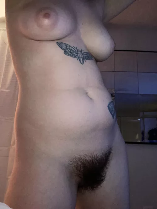 26F. I am 5’4 and 130lbs 😋