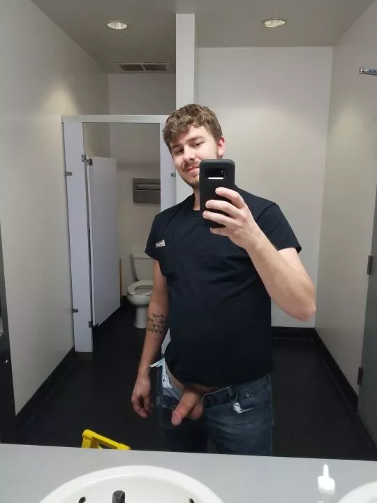 27, I hate slow nights at work. Anyone want to cum entertain me? PM me?