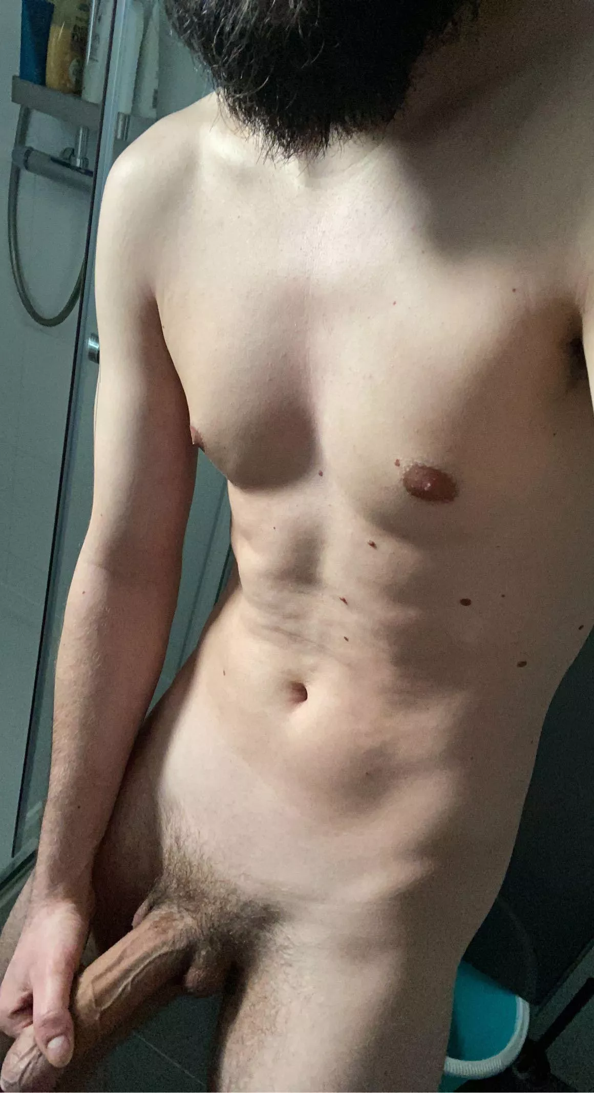 27[m] I get veiny when I’m REALLY horny 🙈 any takers? DMs open! X