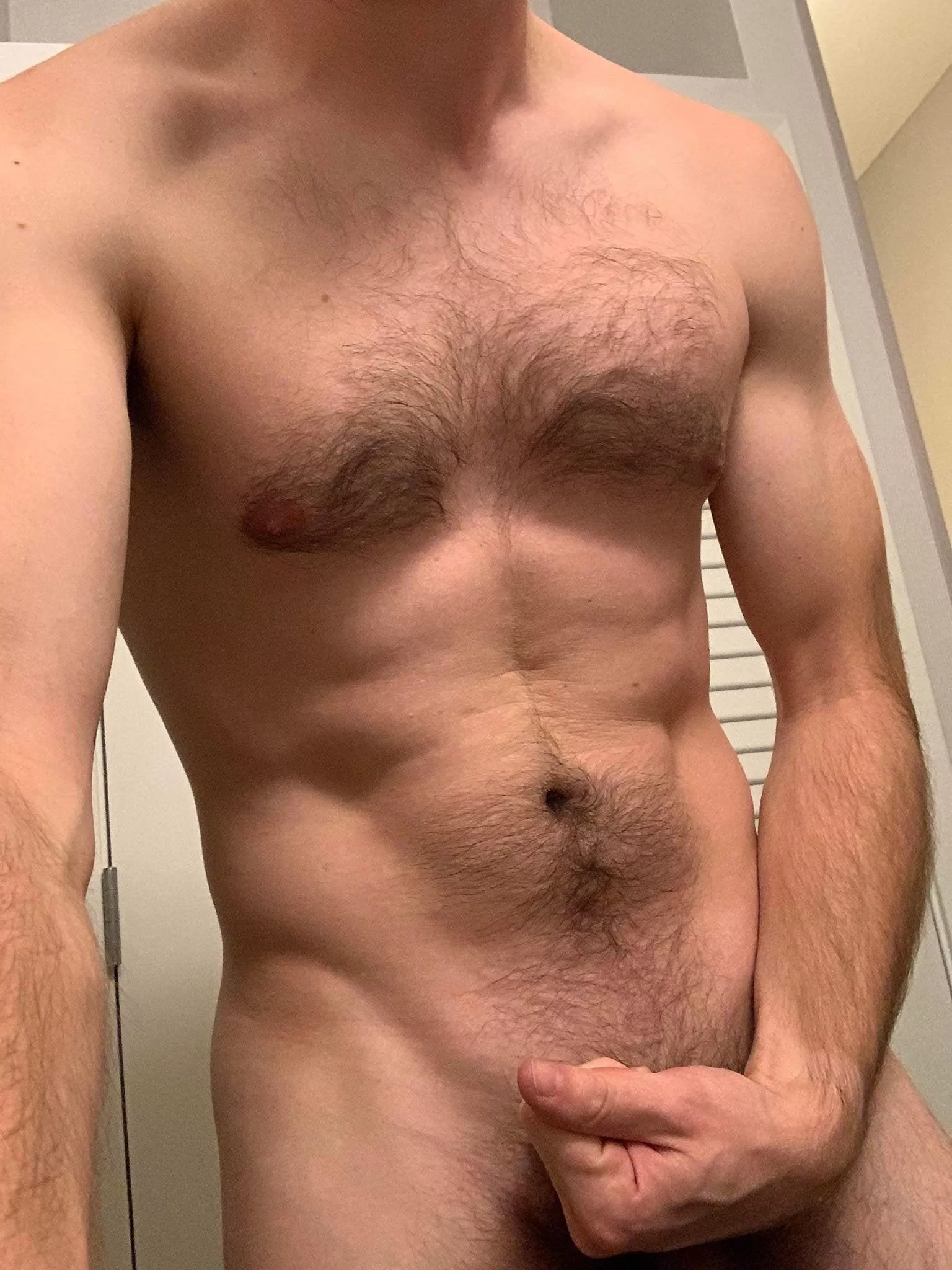 27m Muscular And Hung Bull Looking For A Cute Hotwife In Minneapolis