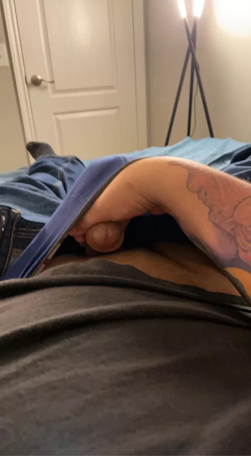 28 stroking myself thinking about all the daddies on my Reddit.
