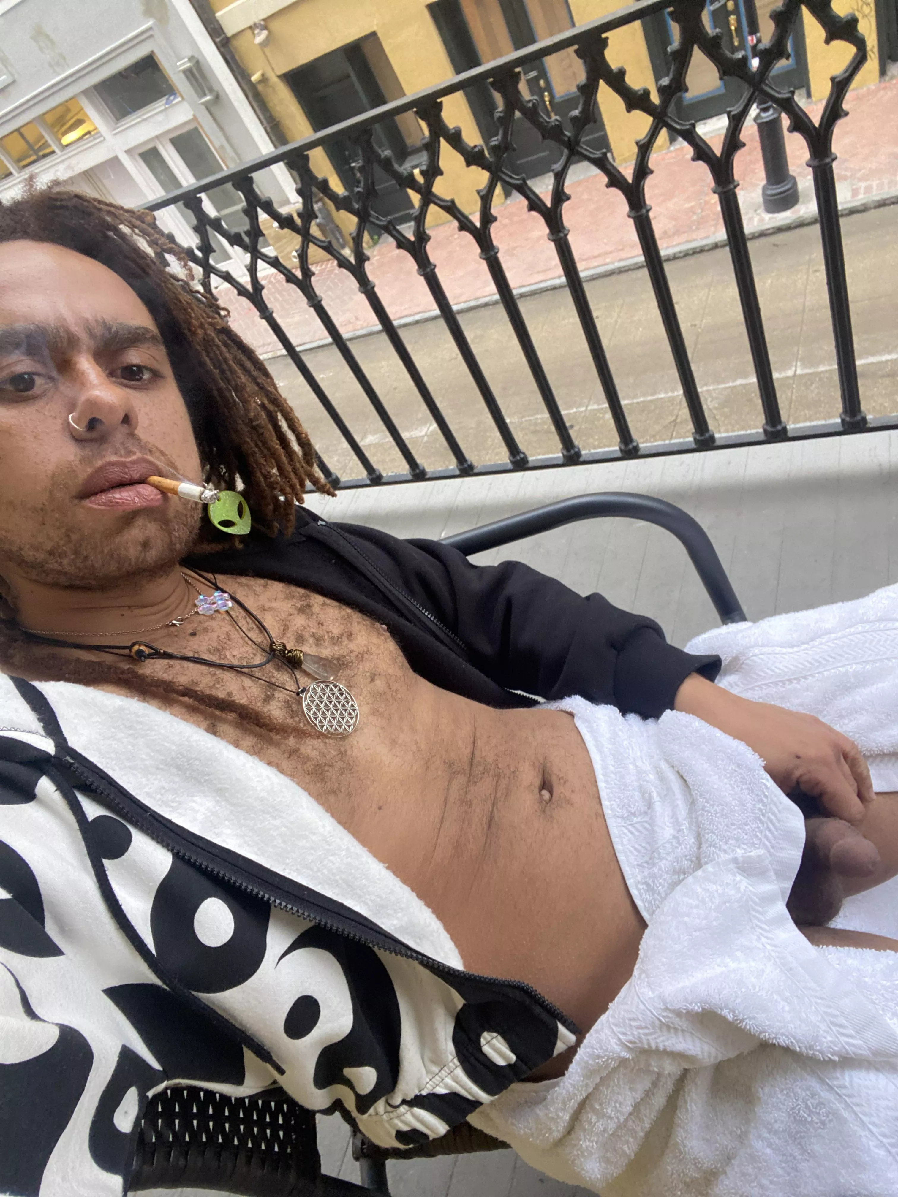 28 visiting NOLA hmu