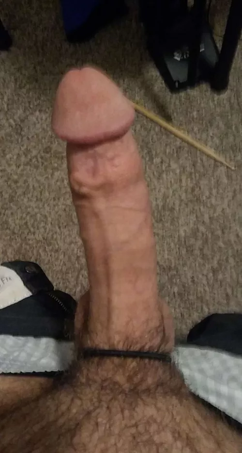 28 yo bi dad. Horny af and need a bro to help me explode