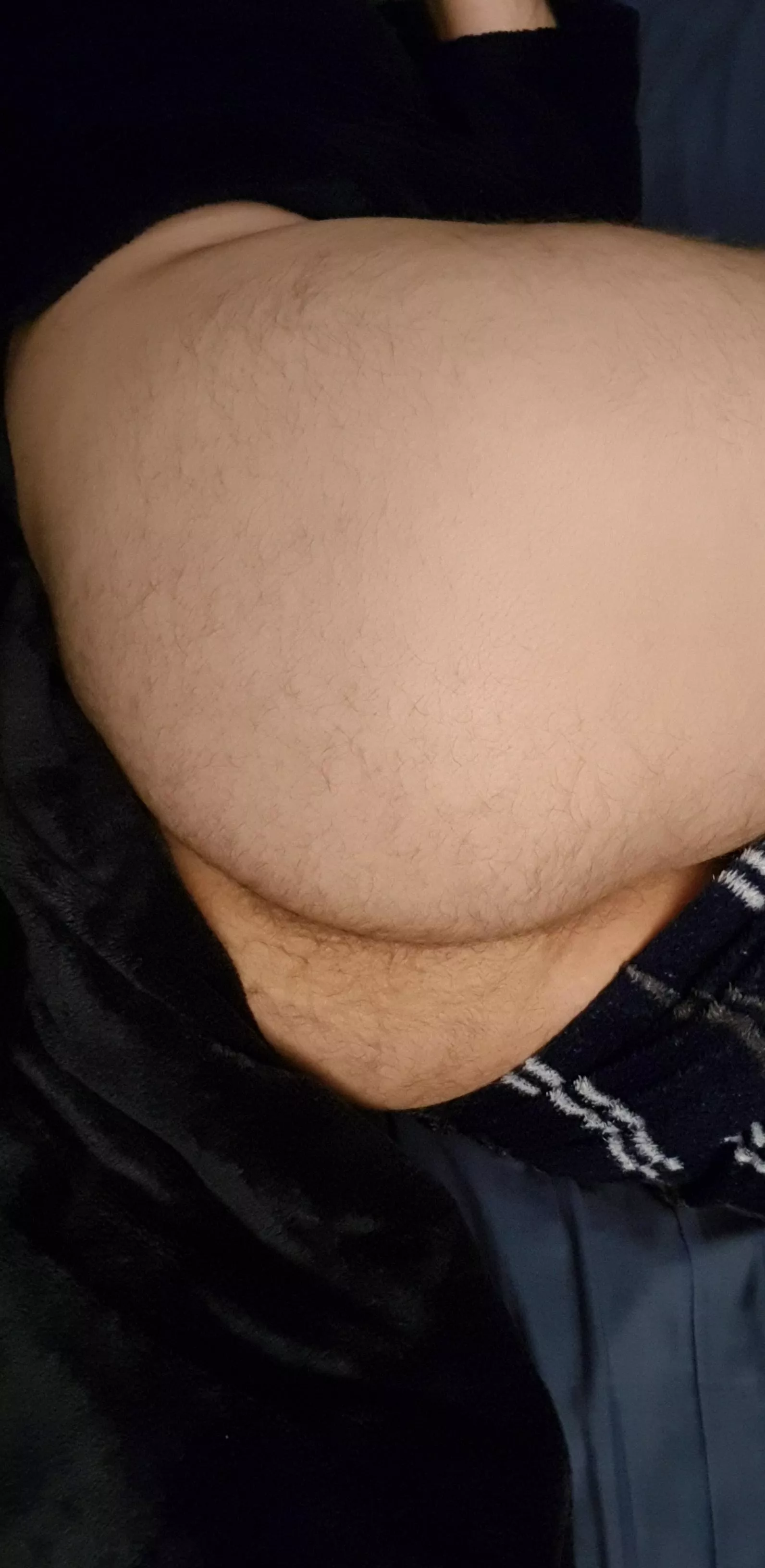 [28mUK] Just an evening butt shot