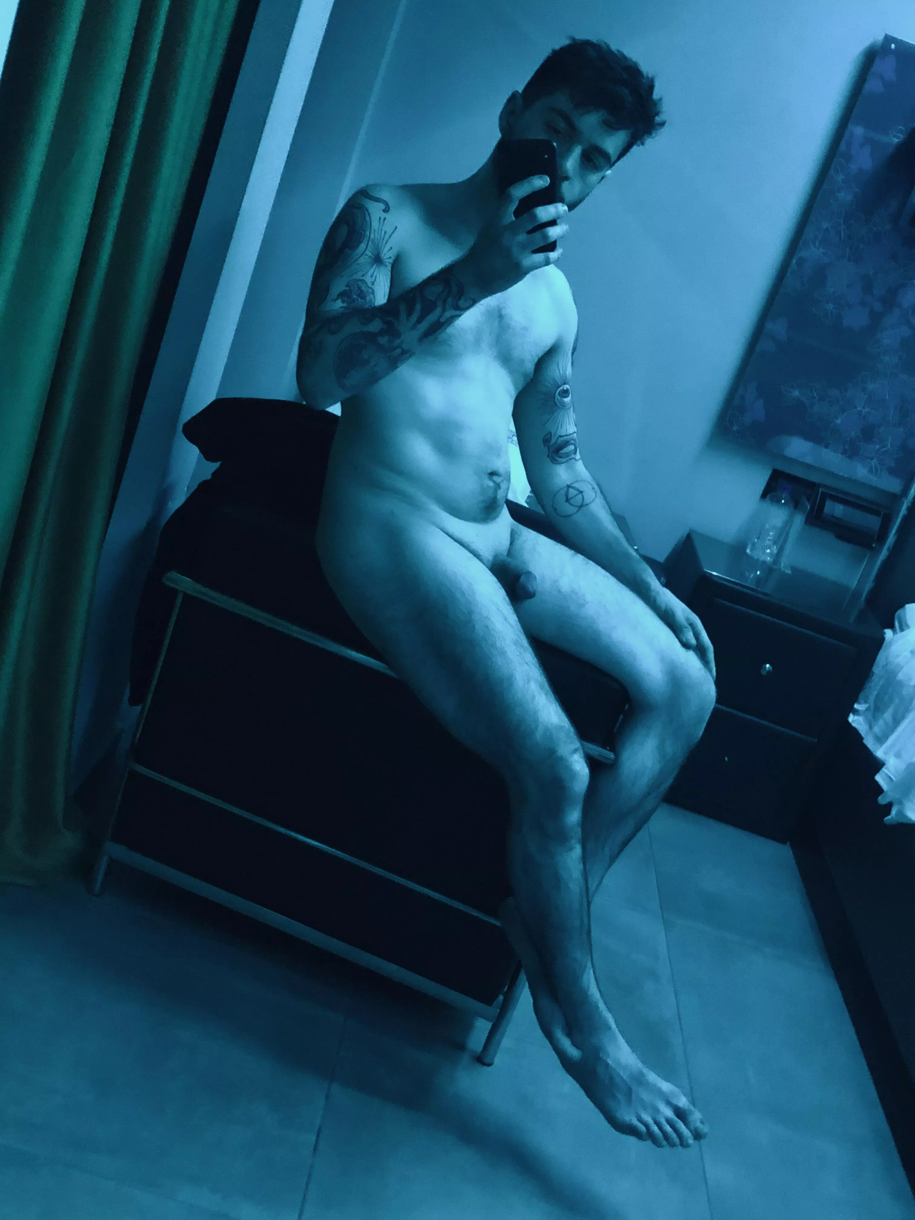 29 (m) i’ve always been insecure about my body. would definitely appreciate your feedback 😶