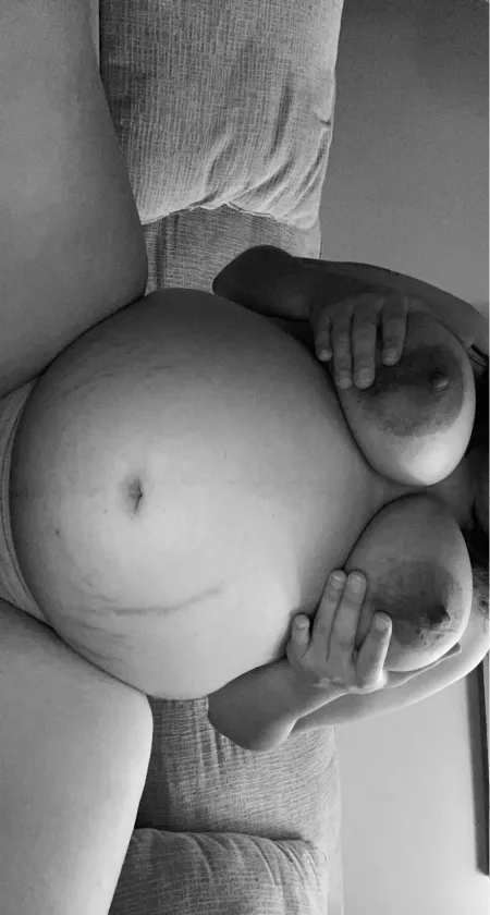 29 weeks canβt wait for my belly to get huge these last 10 weeksβ¦ who else is excitedπ