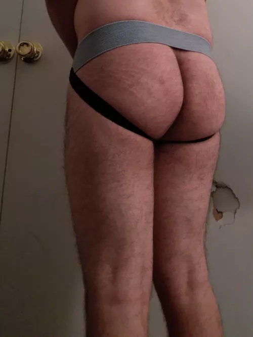 29/5'4 sub ⬇️ chaser here for dom top chubby or bear guys. dm :)