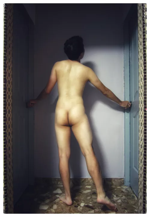 [29M, 69kg, 1.77m] Hold the door please