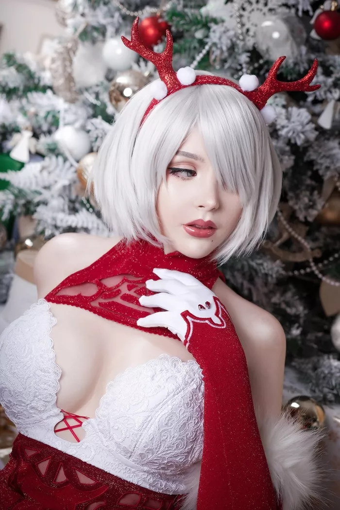 2B Xmas by Saya The Fox