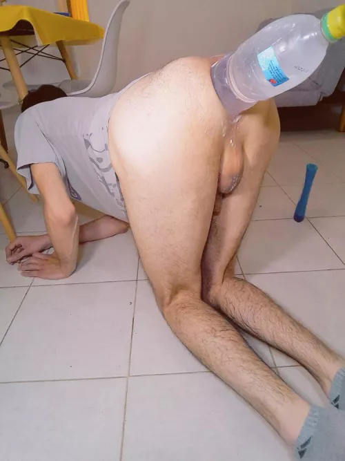 2L bottle wrecking my hole