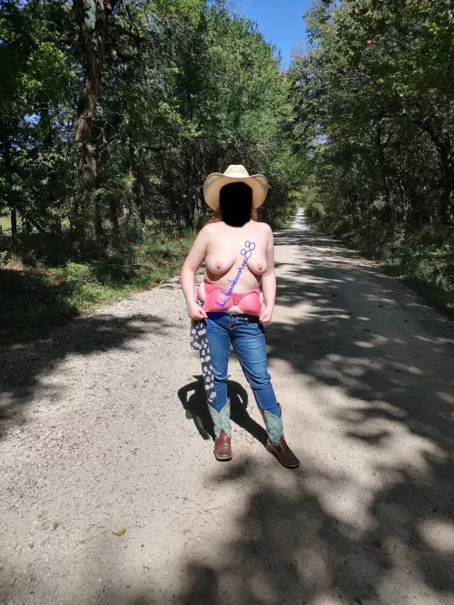 2nd titty pic, please be nice